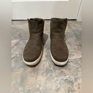 **SOLD**brown, boots, soft, flat sole, women’s 9